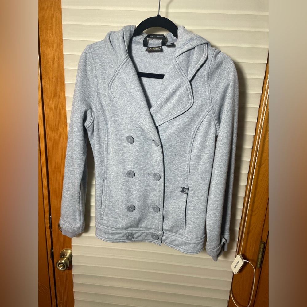 Mountain hardware jacket with a hoodie